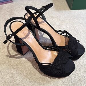 Schutz platform pumps heels size 9
